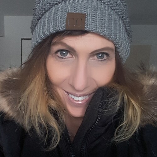 Mom of 4. Ages 32 to 25 and all of out home. I have 4 beautiful grandchildren that are the loves of my life. I love God,...