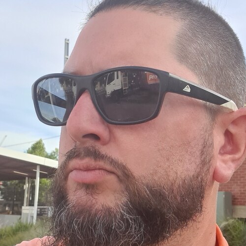 Australian Conservative, Proud Father of 3, husband to 1 and 1 only beautiful wife. I believe in freedom, respect, honou...