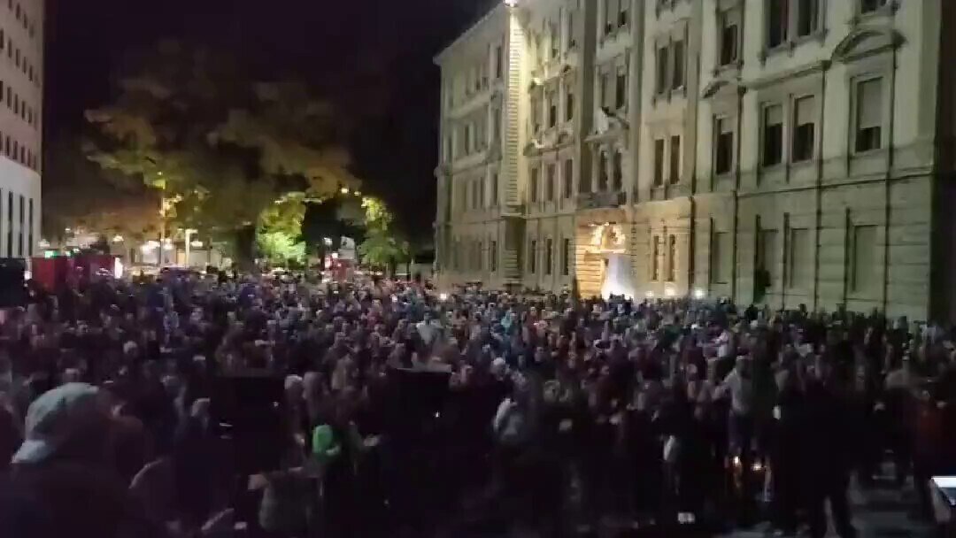 Bolzano, Italy this evening against covid passports, which are essentially health apartheid and make no sense whatsoever.