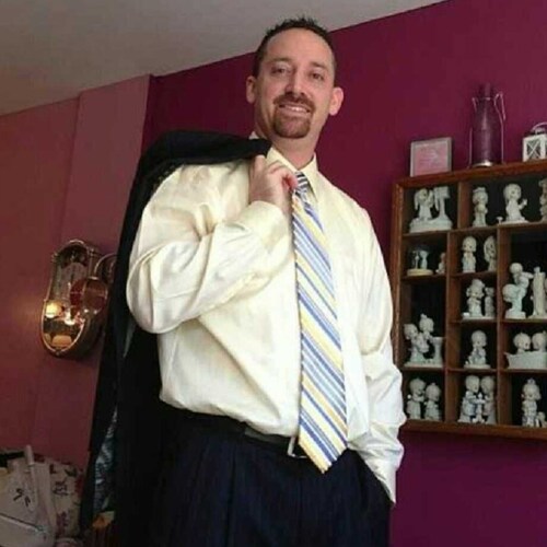 I live my life so that when I die the world cries and I rejoice.. I'm a happy health junkie, anti-vaccine,  father of 2 boys, who is blessed and loving life..