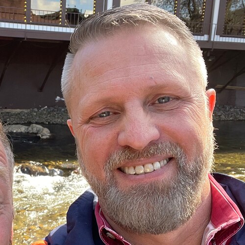 Conservative, Christian, Gay Dad. Love God and my country. Miss Trump!  MAGA