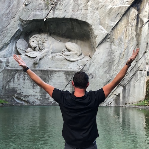 “Fearing no insult, asking for no crown, receive with indifference both flattery and slander, and do not argue with a fo...