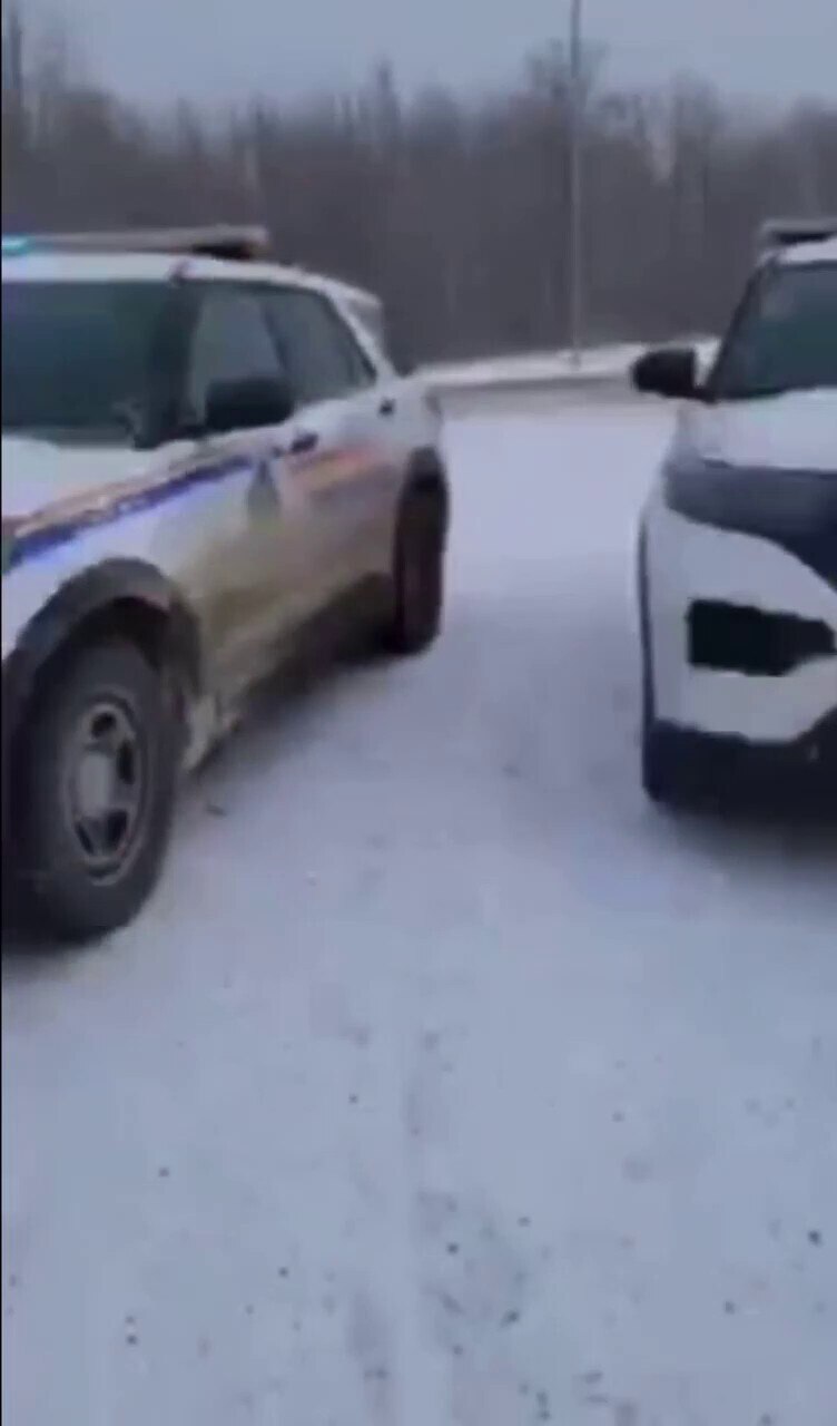 His crime? The man was waving a Canadian flag on the side of the road. Arrested for trespassing. Take note how the fascist cops treat their country’s flag. 🇨🇦  https://www.facebook.com/Follow-me-if-you-love-Canada-and-America-106376238642851