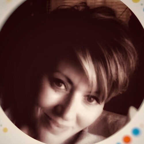 French, American patriot, mother and a supporter of the constitution. Trump2024