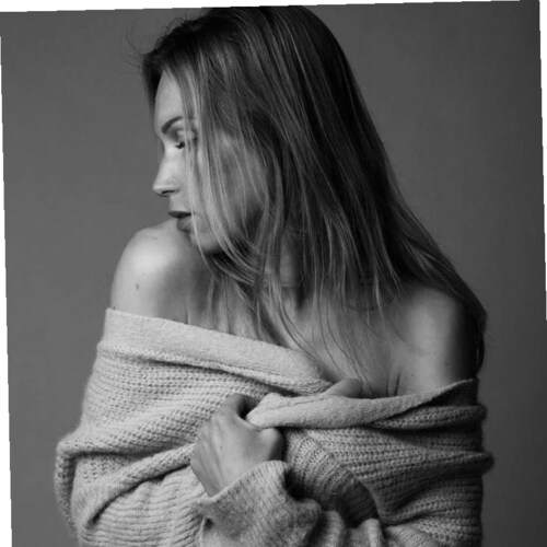 Traveler🌎 
Lover🌹 
Published model📸     
Happy🤩
      #madeinCzech🇨🇿