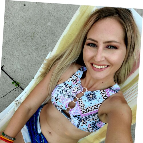 Check out my art. 💓🪅🇺🇲 BSC ape 🤑 TG : rachelearles