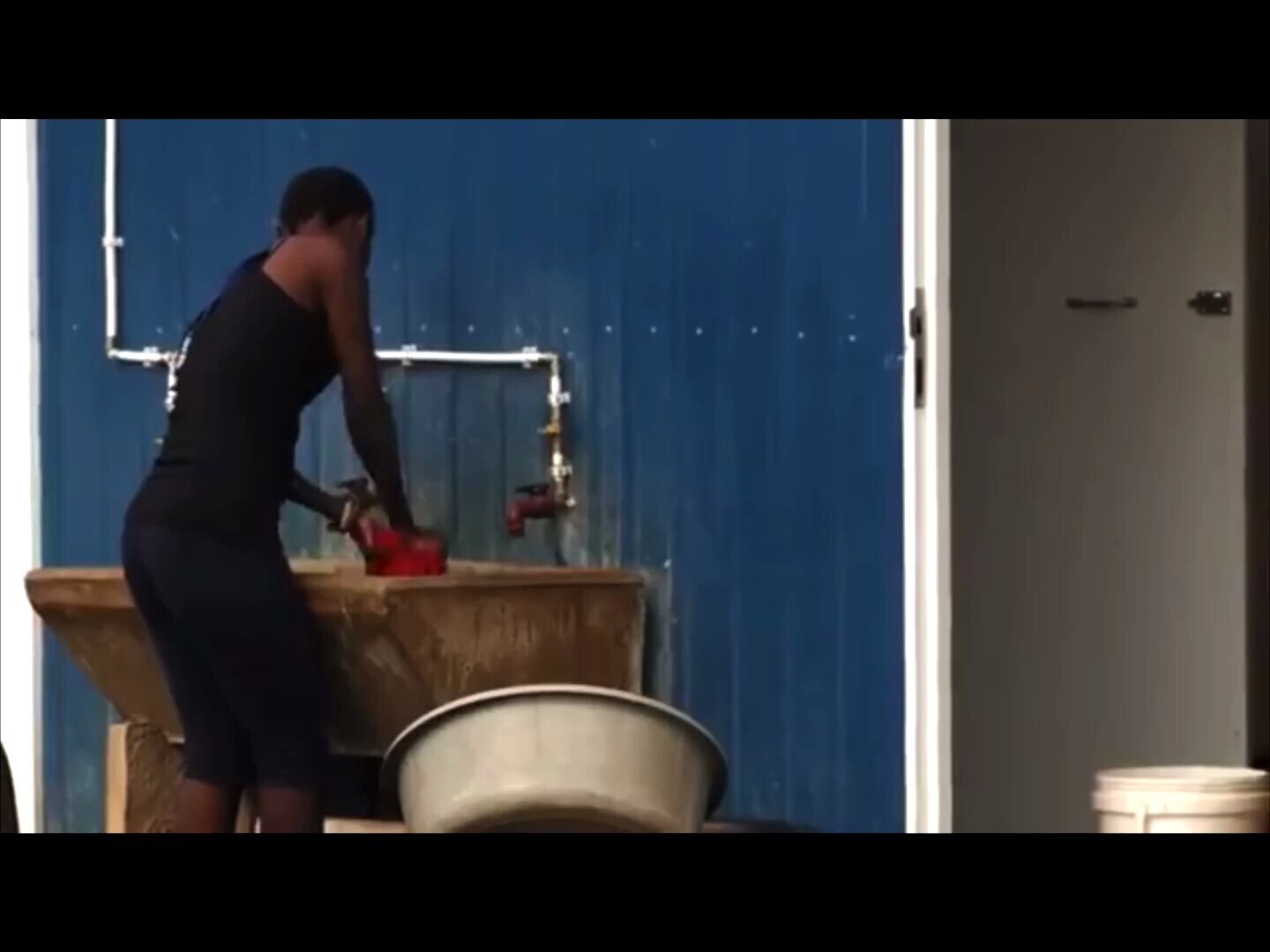 FLASHBACK: Bill Gates endeavors to give Africans a toilet that extracts H2O and turns poo into drink...