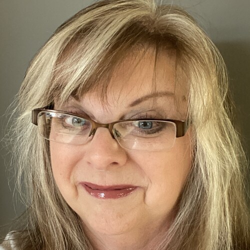 Former Mayor of my small town in mid-Missouri. Love my husband 🎸 and our puppies 🐾 Love America 🇺🇸