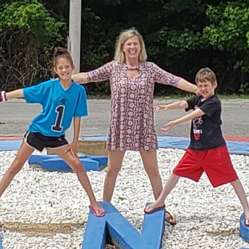 Christian ✝️ Wife, Mother, Grammy, Patriot 🍊🇺🇸                    If you post obvious bs, I unfollow. Sorry not sorry