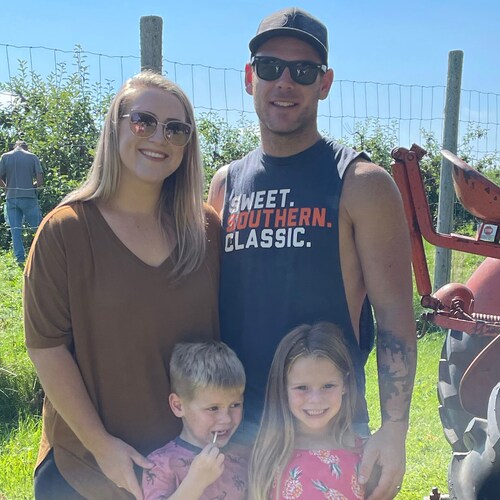 Born & raised on an island off the Coast of Maine. Married, 2 kiddos, Lobsterman and German Shepards. Follow for #foodpo...