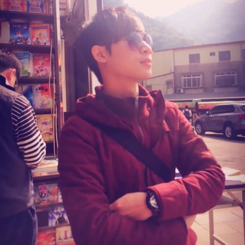 『跟隨七哥；唯一滅共』
相信；就會看見
We are the New Federal State of China.
「NFSC」
We love Freedom.
We love Democracy.
We love Rule of La...