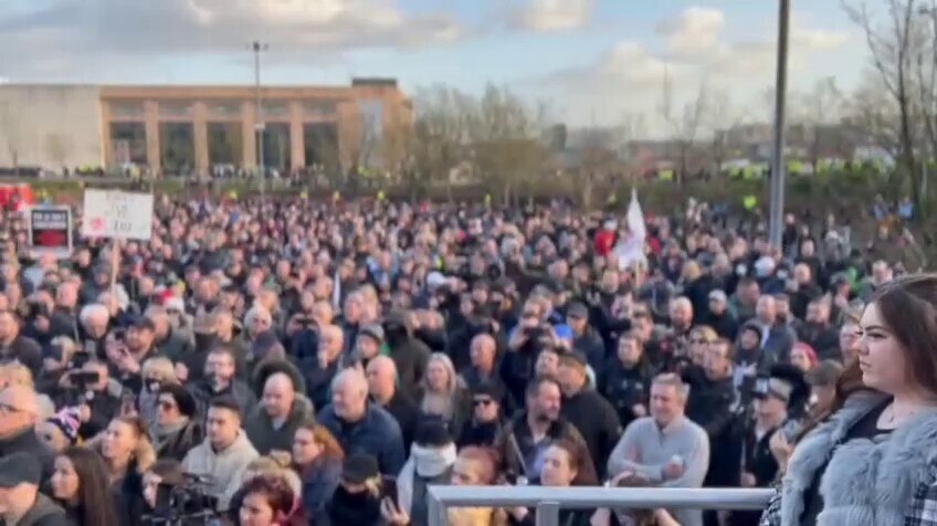 🇬🇧 Anne Marie Waters at @TommyRobinson1 Protest in Telford. #rapeofbritain 🔥