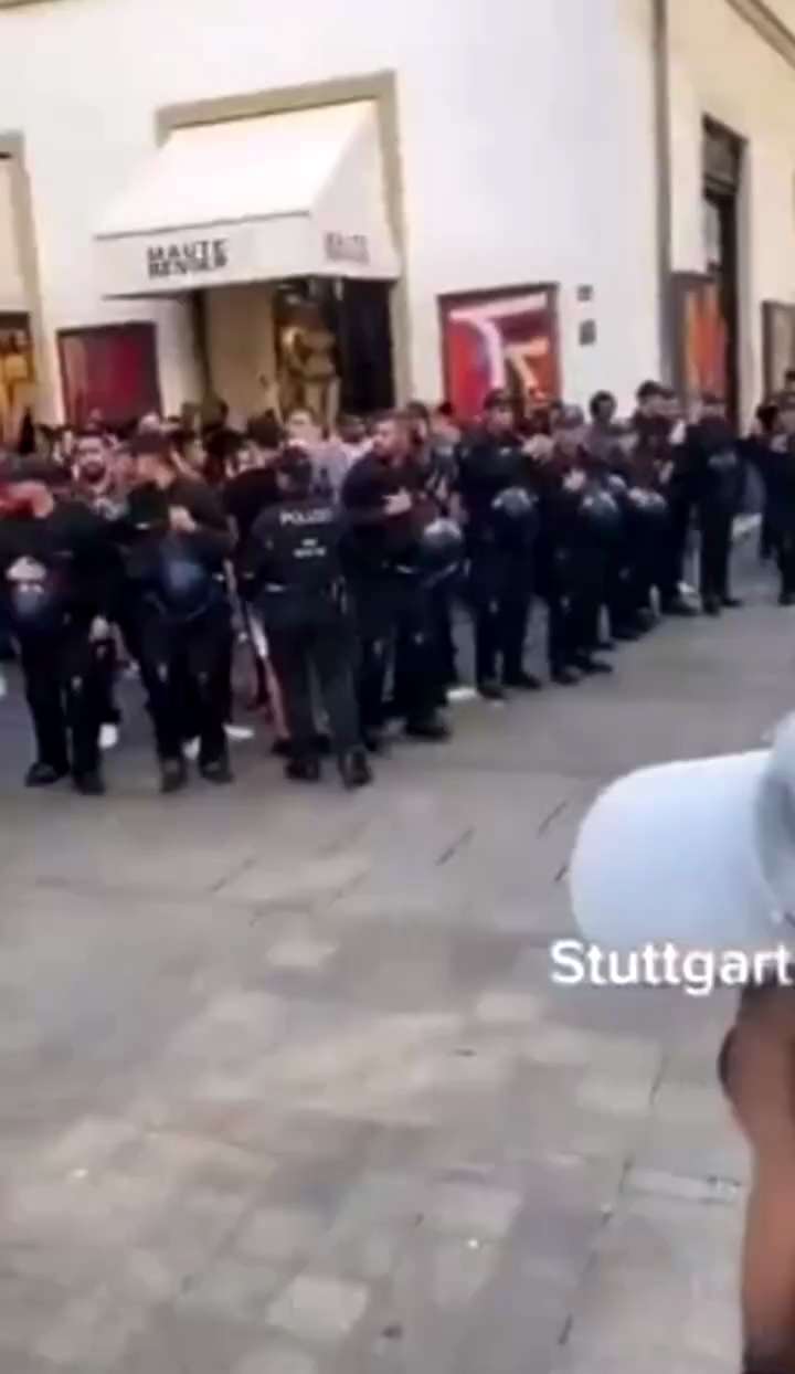 Muslim migrants shouting „Allahu Akbar“ in Stuttgart, Germany. This happened last weekend. 