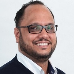 Homem, Hétero, Brasileiro, Casado, Pai, Cristão - Católico Apostólico Romano, Conservador de Direita, Músico, Gosto de c...