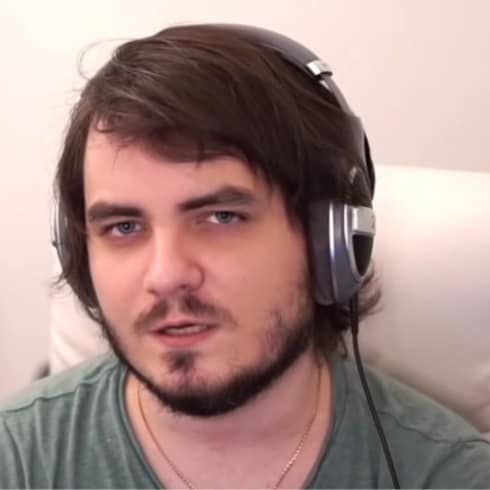 Российский видеоблогер, стример, летсплейщик, обозреватель, помощник депутата Государственной думы, бывший телеведущий и...