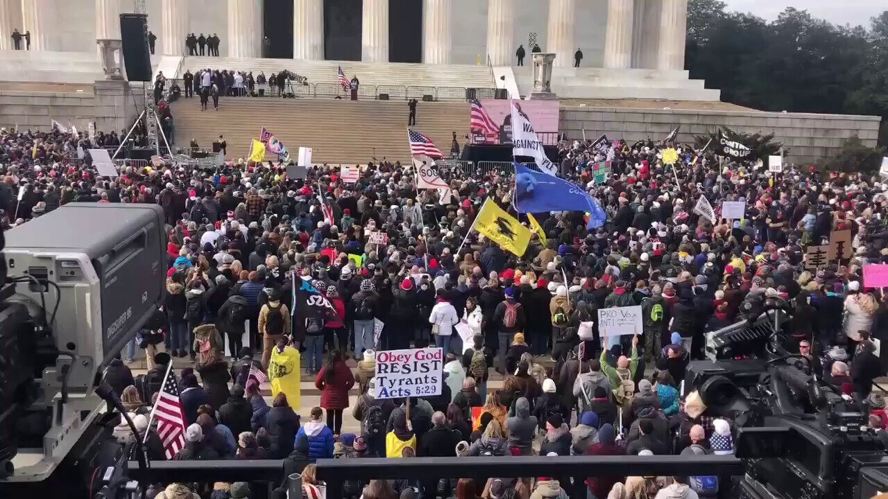 NOW - Thousands gather in front of the Lincoln Memorial in Washington DC, as speakers for today's rally against vaccine mandates take the stage.