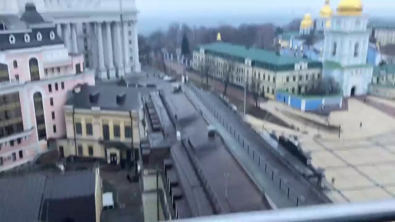 NOW - Air raid sirens are going off in #Kyiv, Ukraine's capital.