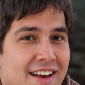 I'm Gilbert Azevedo, I'm a regular traveller, however not in the feeling that I take arbitrary holidays.