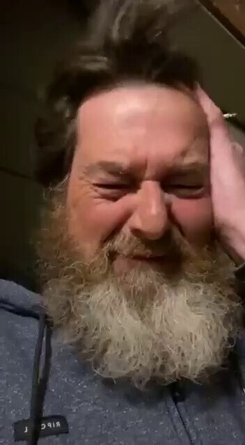 这个澳洲大叔15岁的侄儿和他侄儿的朋友在打了第二针毒针后死亡，太惨了。