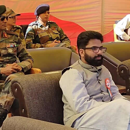 Activist, Journalist, CEO @realkashmirnews, Writer, Liberal, Political/Defence Analyst, News Junkie. Interest in National Security / Foreign Affairs.