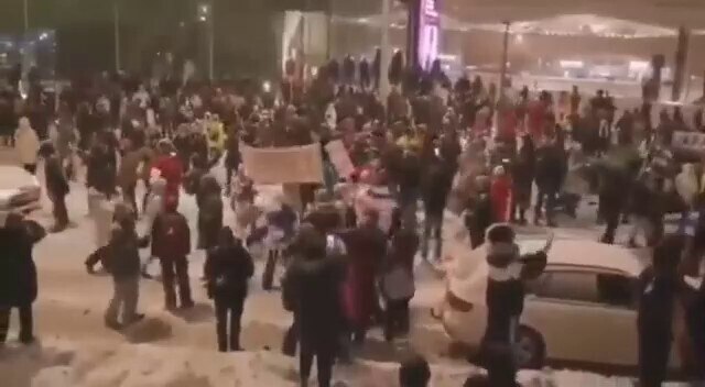 💣 - CIVIL UNREST

Finland, EU: A massive freedom convoy has formed outside Parliament in Helsinki, ...