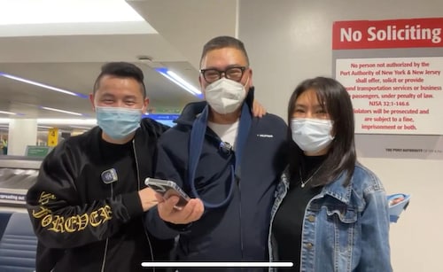 2022年5月30日 战友们迎接老班长抵达纽约
