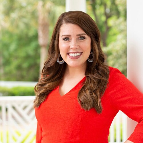 living and loving life in the Lowcountry. licensed Realtor! If you’re looking to buy and sell in the Charleston area, I’...