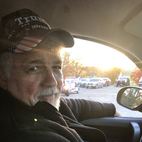 Christian husband, father, USAF veteran, LEGAL CITIZEN. Do not be afraid to openly love America! #AmericaFirst #AmericansFirst #BackTheBlue #AllLivesMatter🇺🇸