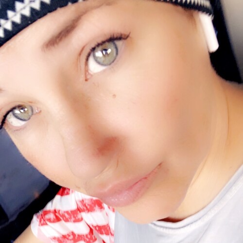 married I have 2 kids all grown up. I love the Lord with my heart and soul. conservative/libertarian.