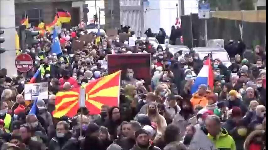 #ffm1902 #Frankfurt is on the street for #freedom. #Spaziergaenger against the #CovidRegime. #german...