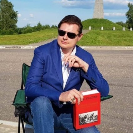 Ученый-историк, режиссер, коллекционер и певец (драматический тенор)
