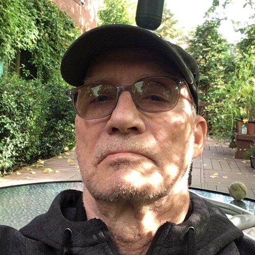 Retired. MAGA supporter.