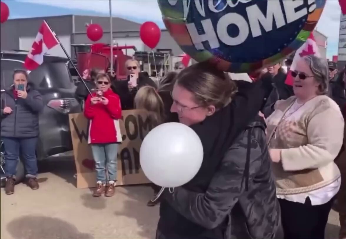 Freedom Convoy Organizer Tamara Lich Is Welcomed Home With Astounding Love and Support 🇨🇦