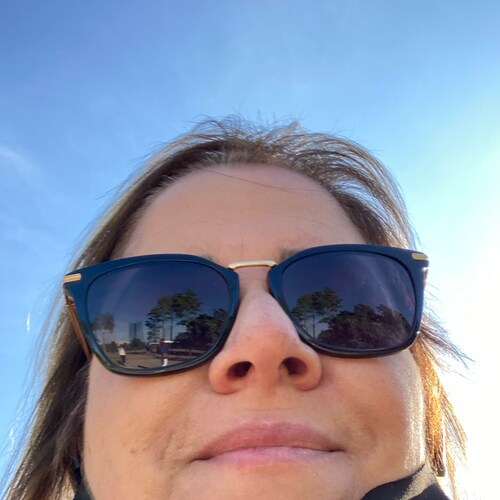 Brasileira patriota amante da vida liberdade temente a Deus e honra a família! meu partido é o Brasil e meu presidente a...