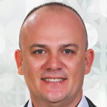 Deputado pela Paraíba, policial militar, bacharel em direito, pós graduação em segurança pública.