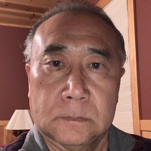 Retired ophthalmologist doing telemedicine