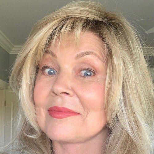 wife, mom, Mimi, Christ follower, Constitutionalist, gardner, artist, writer