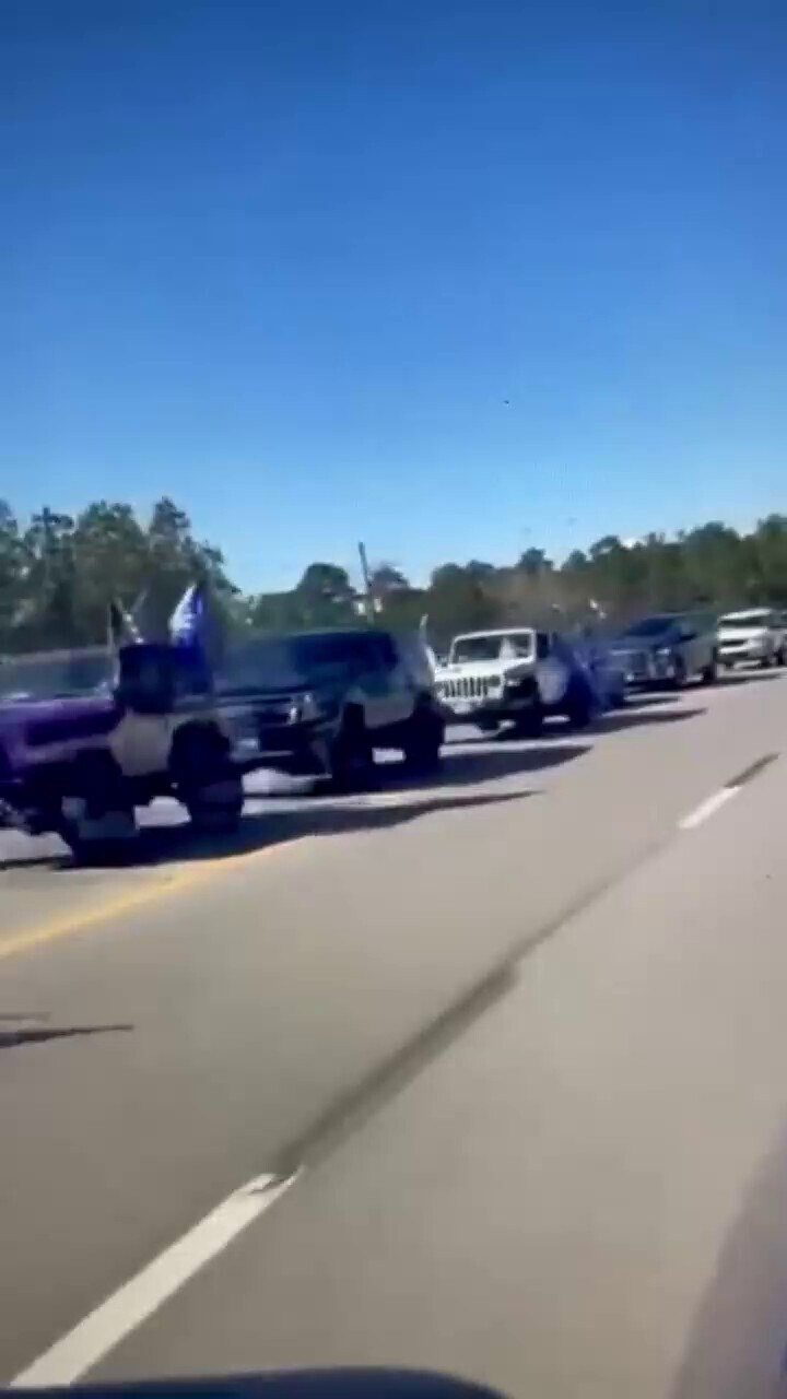 #BestPresidentEver45 ~ Current car back up to get in the #TrumpRally in #Texas🇺🇸 #WeLoveTrump
