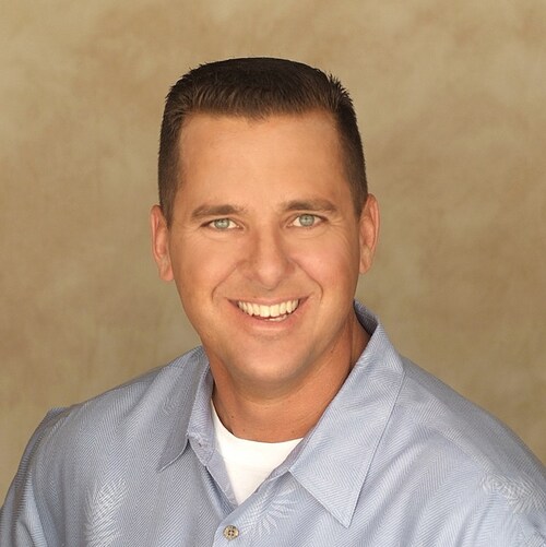 Retired Southern California police officer + fled CA now living in the free state of Tennessee + Former USMC 0311 + Roman Catholic + Hockey dad = Conservative