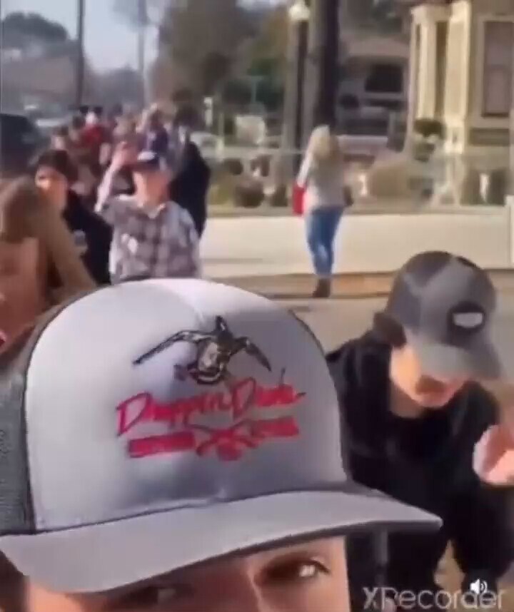 
Mass walkout, students #Oakland CA, protest mask mandates!

👏👏👏👏👏

 

