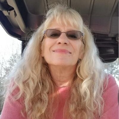 I'm proud to be an American. I'm ashamed of our corrupt government because they betrayed everyone of us. Married w/dogs and hundreds of daylilies. 😊 NO PM
