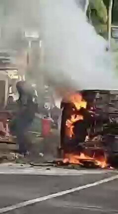 🇲🇫 🔴🇸🇷 En Guadeloupe les gendarmes sont obligés de remplacer les pompiers qu'ils ont gazés et m...