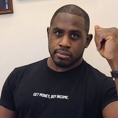 Former Heavyweight boxer (13-1-1)🥊| Full-time writer 📖 |
Stoic Streetsmarts Newsletter (25k Subscribers)| 8 yrs sober