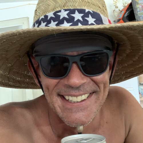 Just a skinny ole boy from Cleveland Ohio that loves his country and our lord and savior Jesus Christ!! America First an...