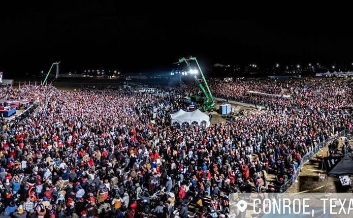 🩸Trump had a lil’ get together yesterday & as usual, a PACKED house!! How’s Biden’s attendance numb...