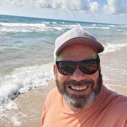 Free Thinker , Independent ,  Constitutionalist, Libertarian leaning, Pureblood , Jewish, Spiritual.