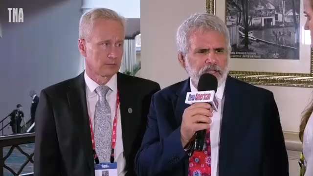 US Government, CDC And Pfizer Committed Fraud! 

Dr. Robert Malone 
Dr. Peter McCullough 