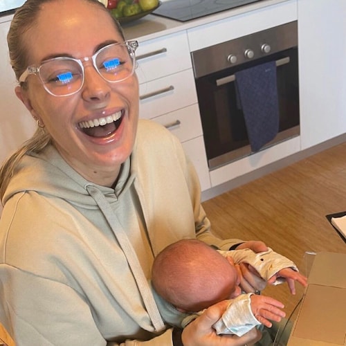 Mom * Christian * HR * Recruiter * Social Worker * Soccer Fan * Foodie! Lol