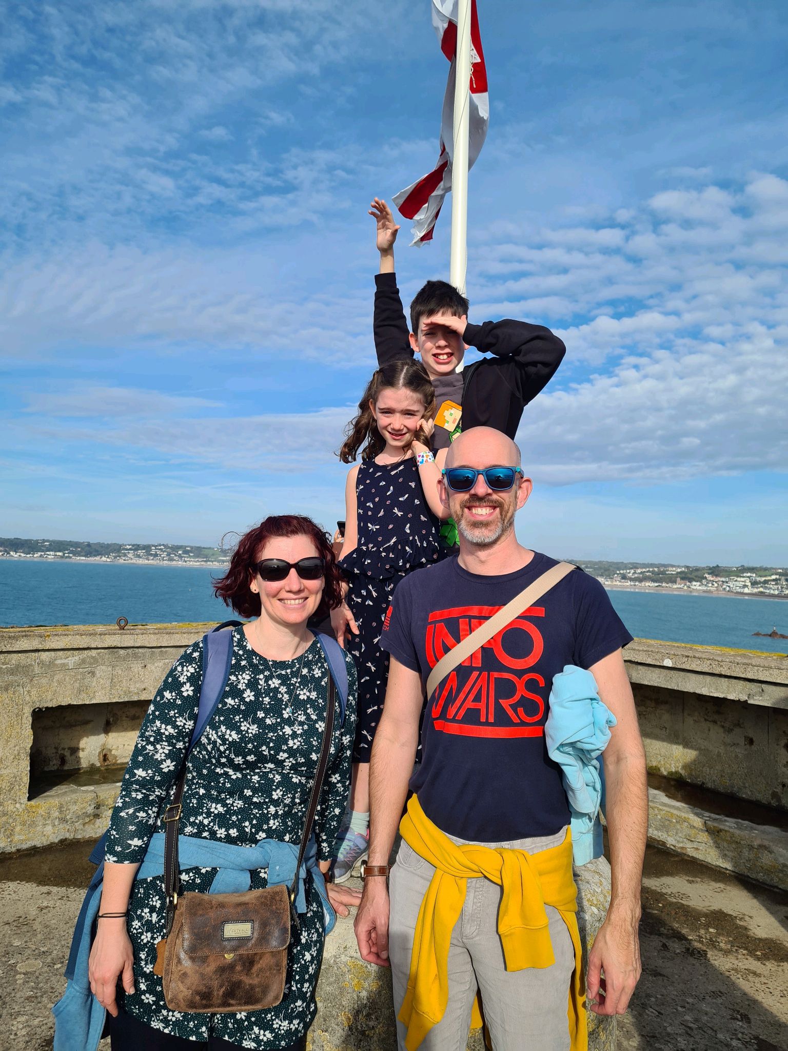 On holiday on the island of Jersey.  3 separate people (all American) have stopped me to tell me how great it is I'm  wearing an @infowars t shirt and how its nice to meet others who are awake.

Absolutely brilliant. 

