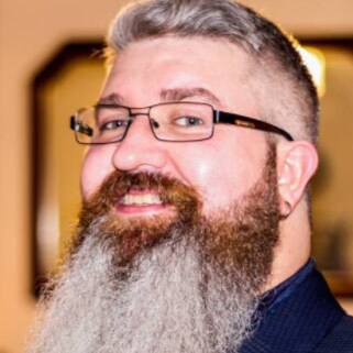 Bearded tech guy exploring fringe subjects and shining a light into dark places. 🧔#beard ❤#love ⭐#light 👻#spirit 💻#te...